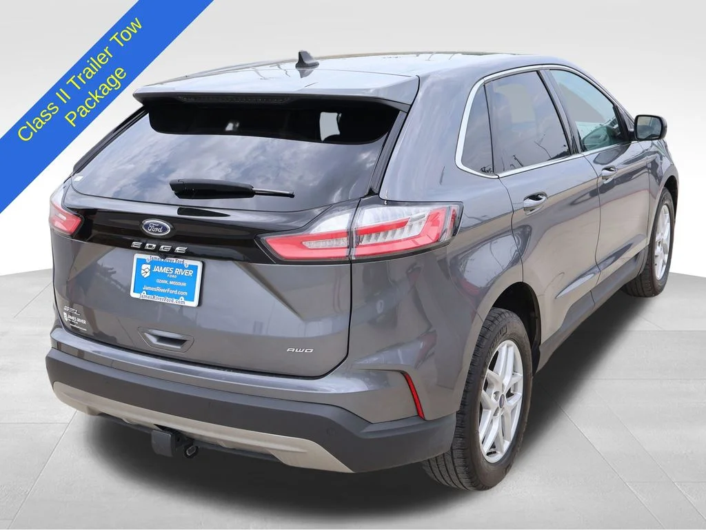 Used 2021 Gray Metallic Ford SEL image 6