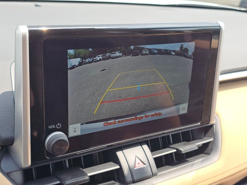 Used 2025 White Toyota XLE image 33