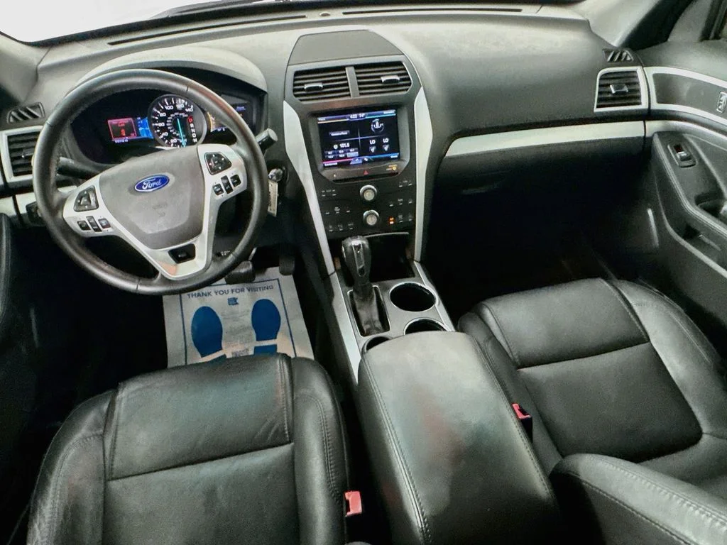 Used 2013 Ingot Silver Ford XLT image 25