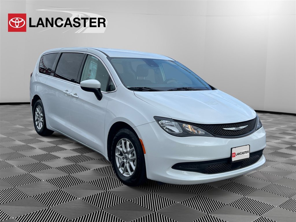 2023 Chrysler Voyager LX