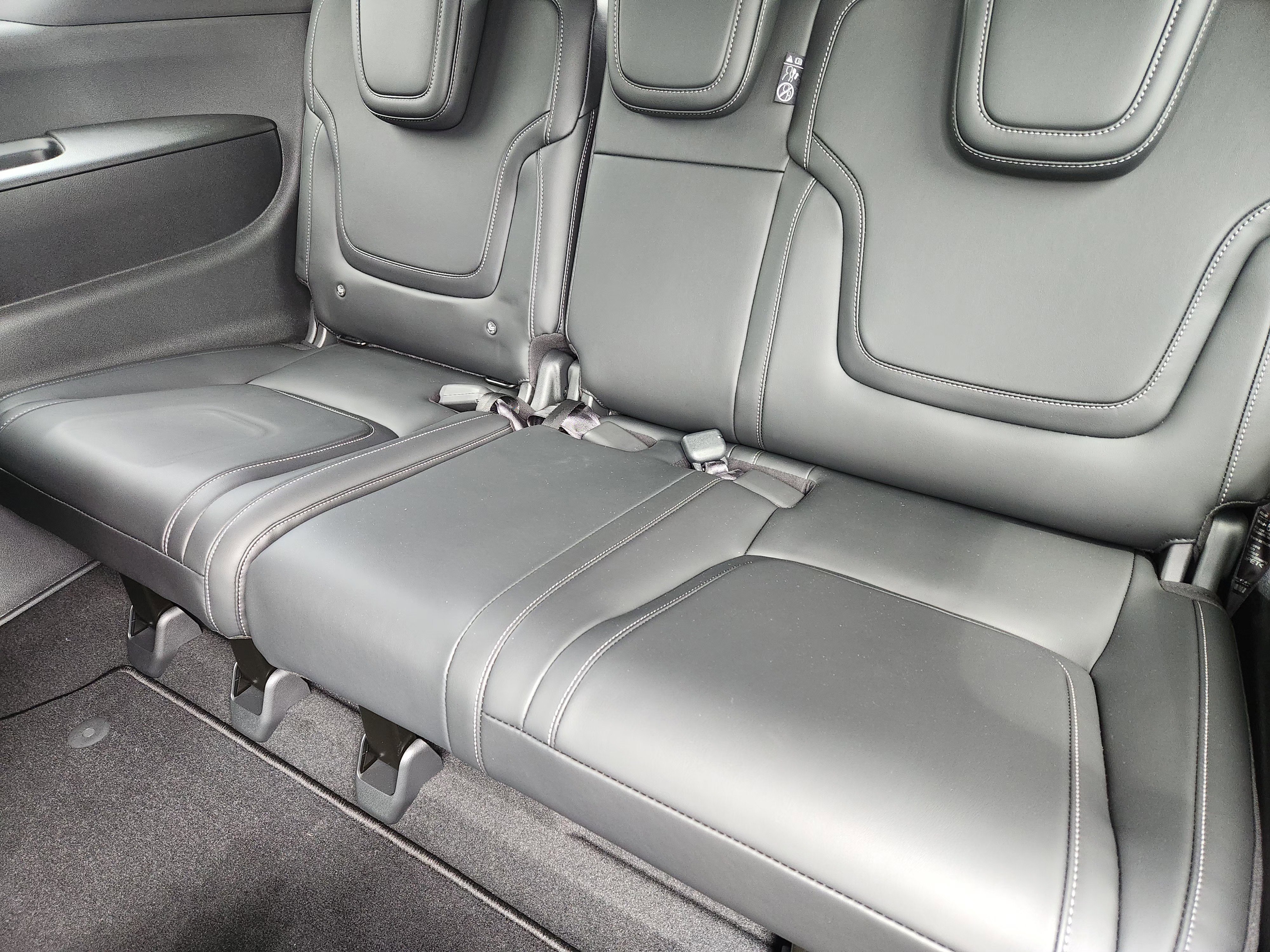 New 2026 Alpine Metallic / Super Black Two-tone Nissan PRO-4X® image 33