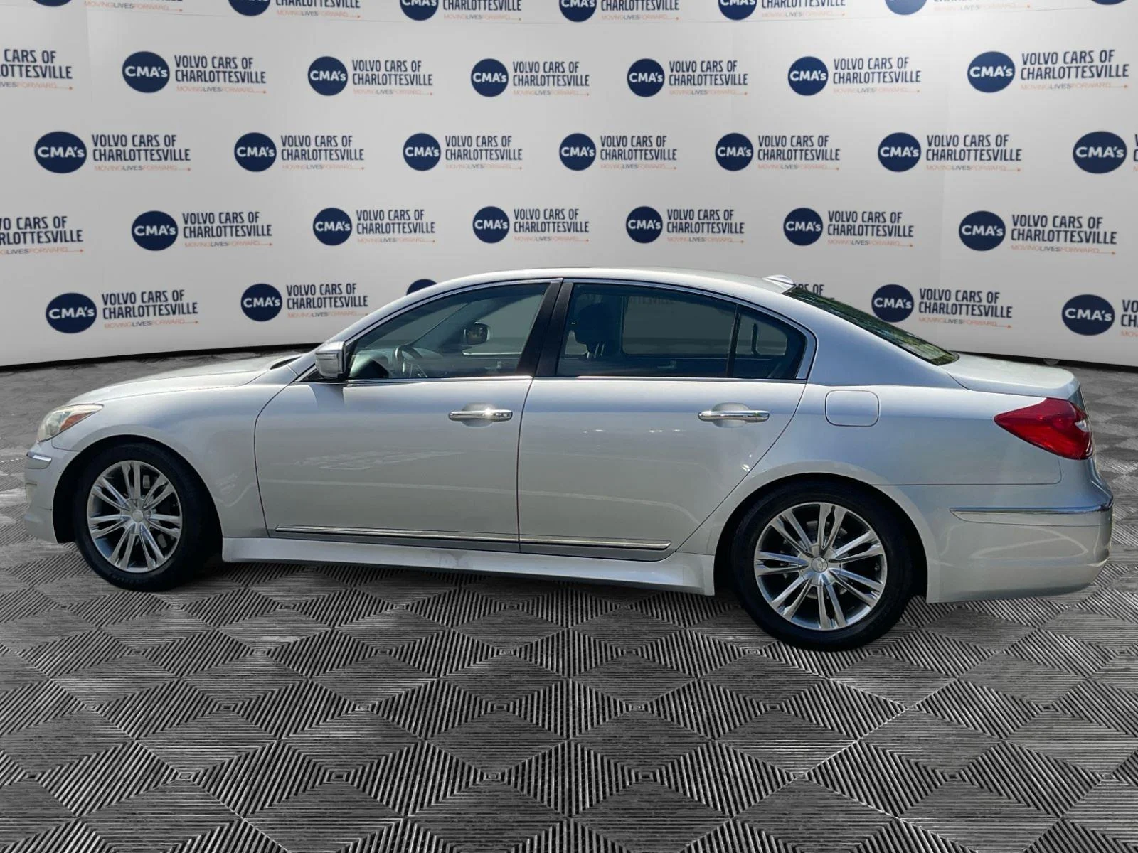 Used 2012 Hyundai Genesis 4.6 with VIN KMHGC4DF9CU166327 for sale in Charlottesville, VA