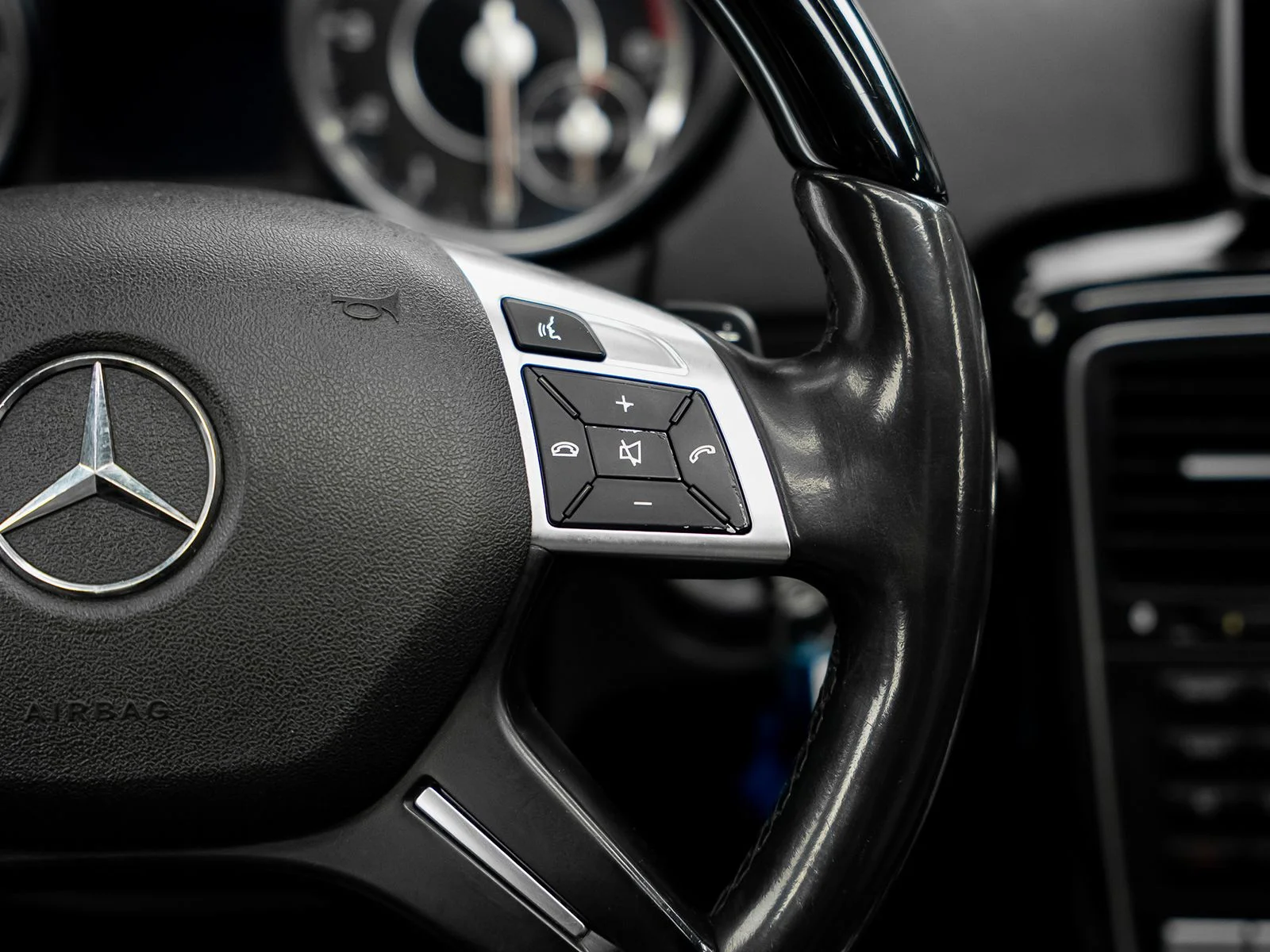 Used 2015 Silver Mercedes-Benz G 63 AMG® image 49