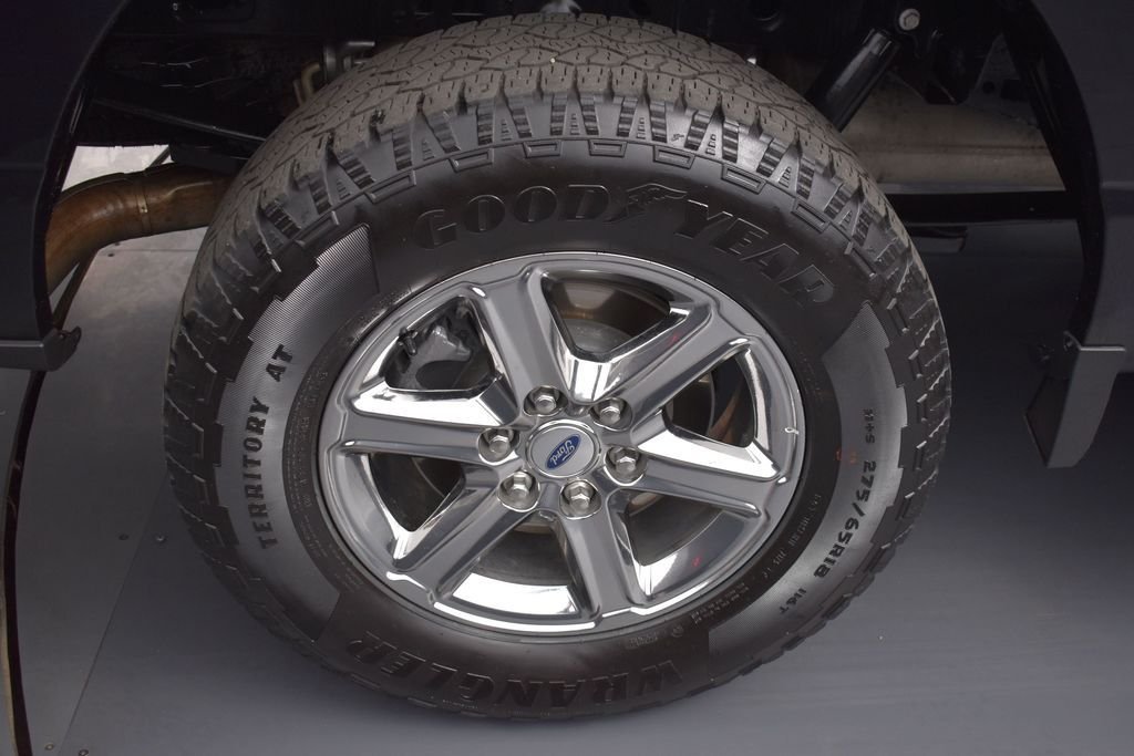 Used 2025 Black Ford XLT image 18