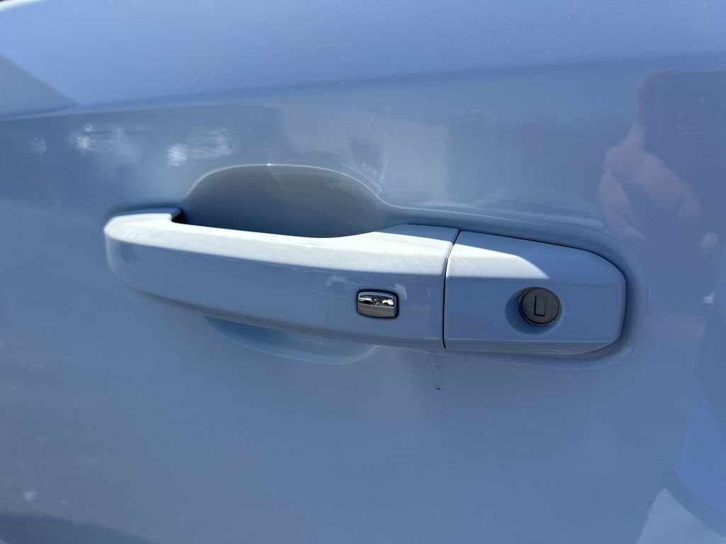 Used 2025 Summit White GMC AT4 image 29