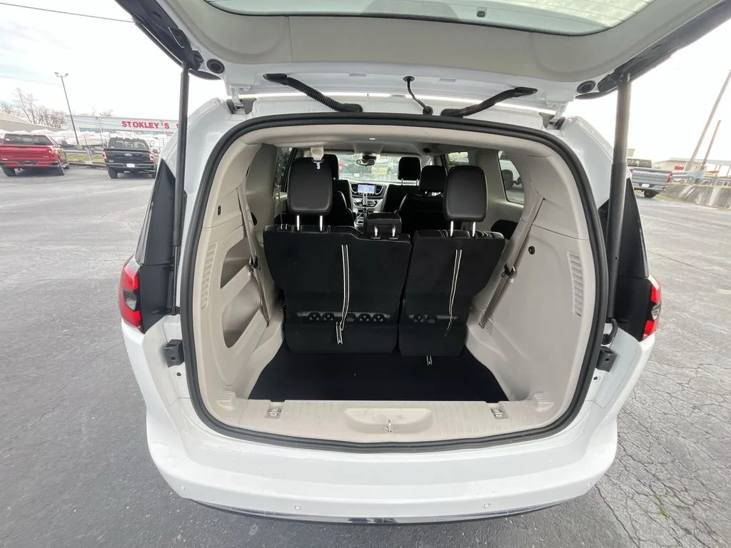 Used 2024 White Chrysler Touring L image 23