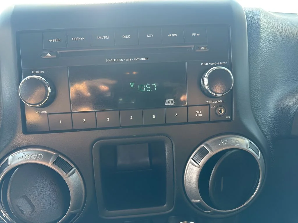 Used 2018 Gray Jeep Sport image 16