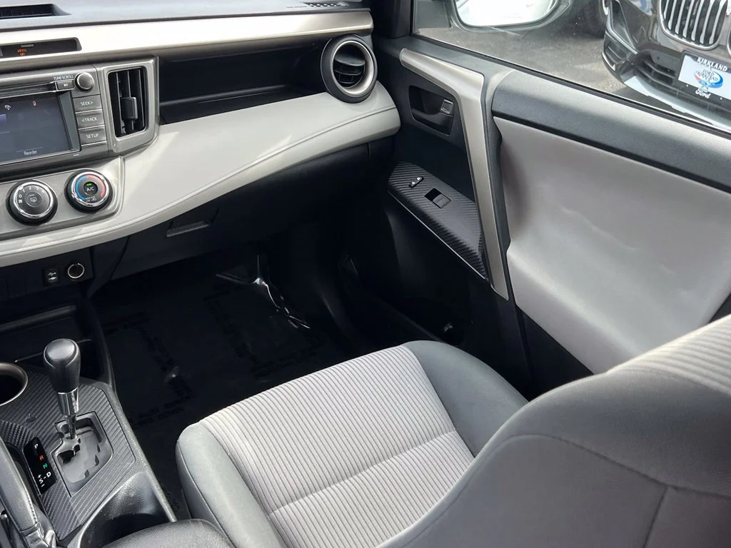 Used 2015 Super White Toyota LE image 19