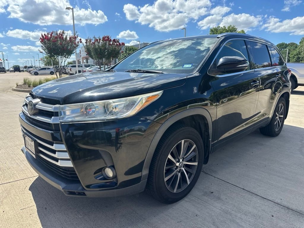 Used 2018 Black Toyota XLE image 1