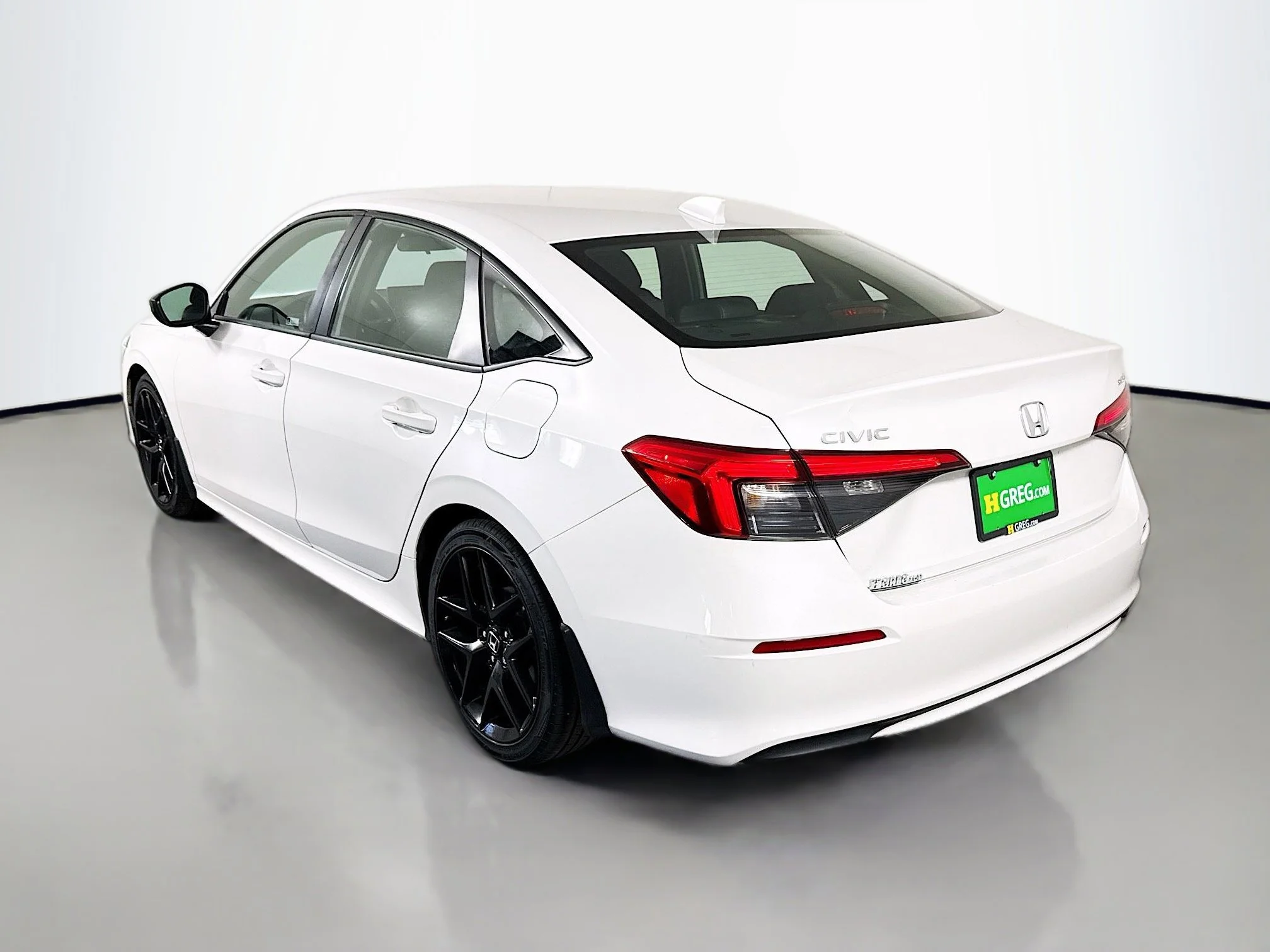 Used 2023 Platinum White Pearl Honda Sport image 5