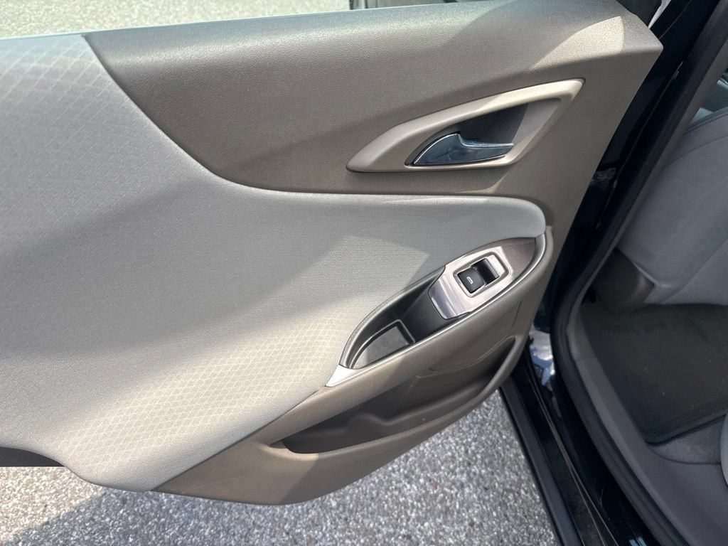 Used 2022 Mosaic Black Metallic Chevrolet LT image 8