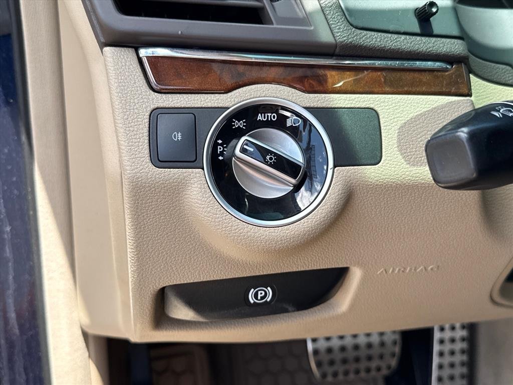 Used 2012 Lunar Blue Metallic Mercedes-Benz E350 image 17