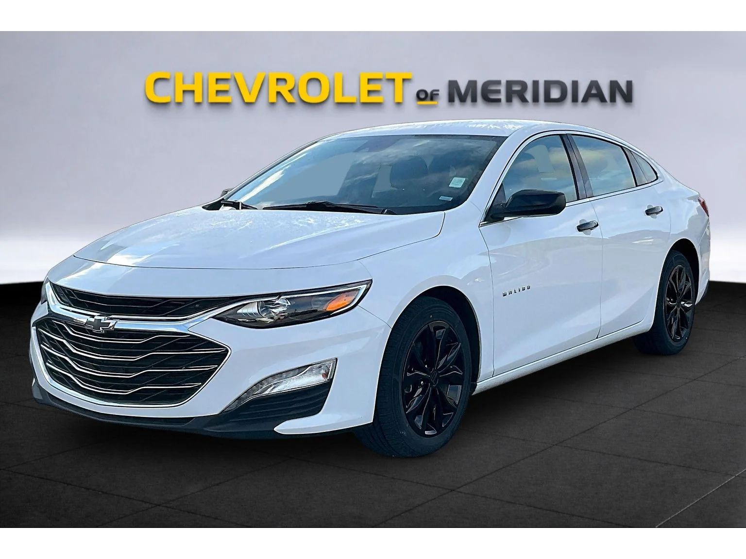Used 2025 Summit White Chevrolet 1LT image 9