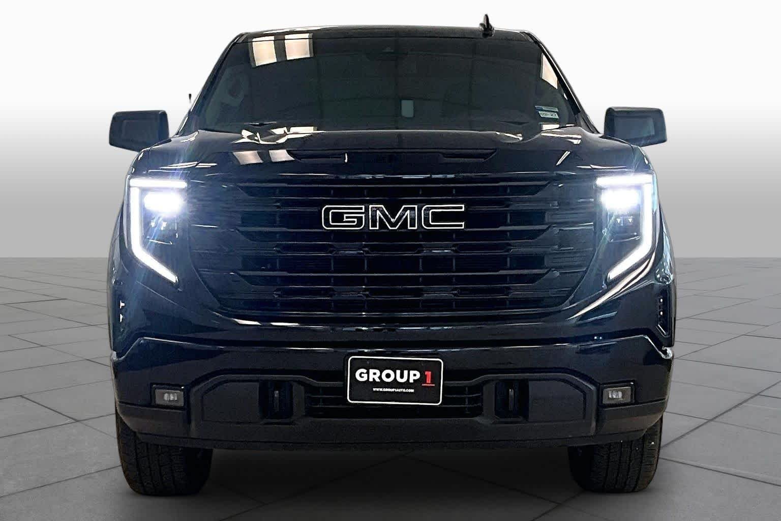 Used 2024 Onyx Black GMC Elevation image 3