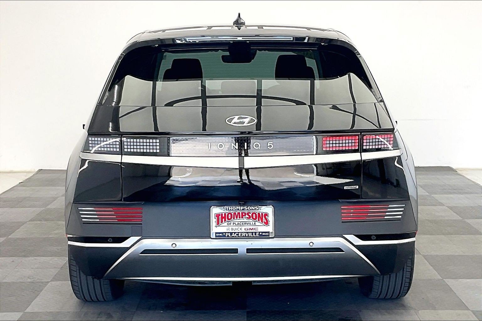 Used 2024 Abyss Black Hyundai SEL image 3