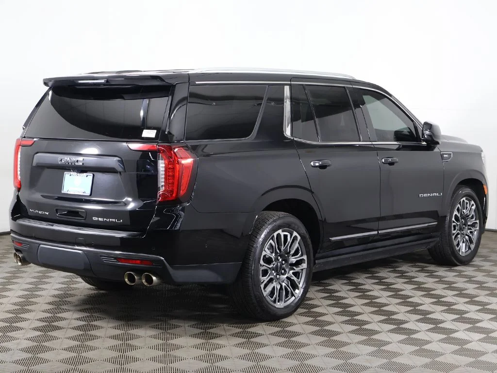 Used 2024 Onyx Black GMC Denali Ultimate image 17