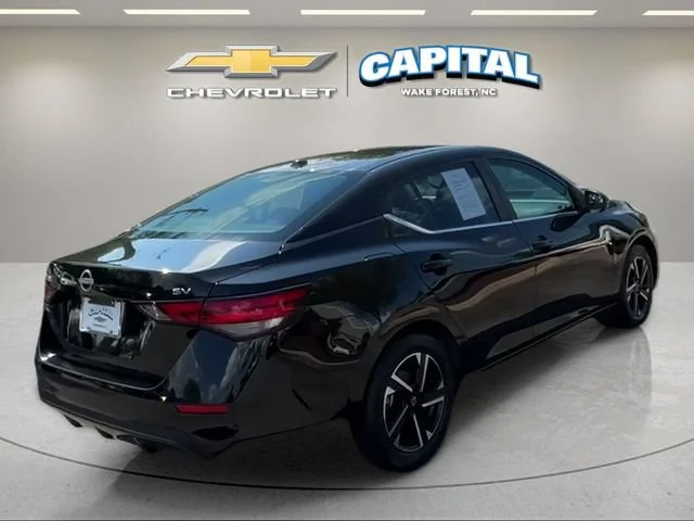 Used 2024  Nissan SV image 5