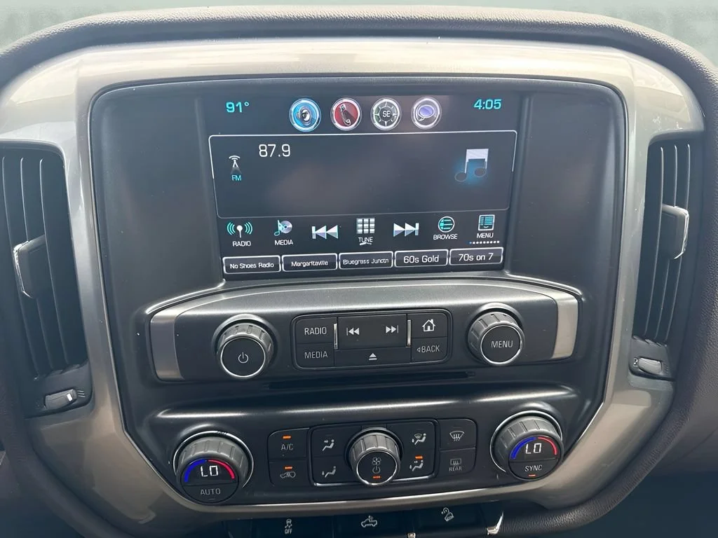 Used 2017 SUMMIT WHITE Chevrolet LT image 17