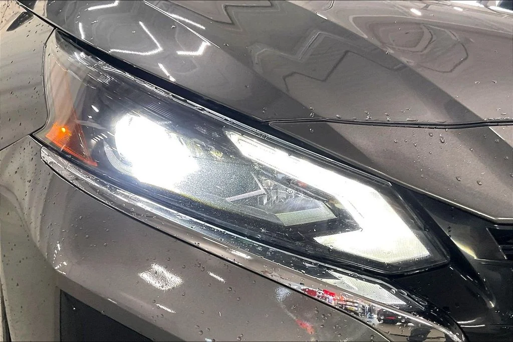 Used 2024 Gray Nissan 2.5 SV image 29
