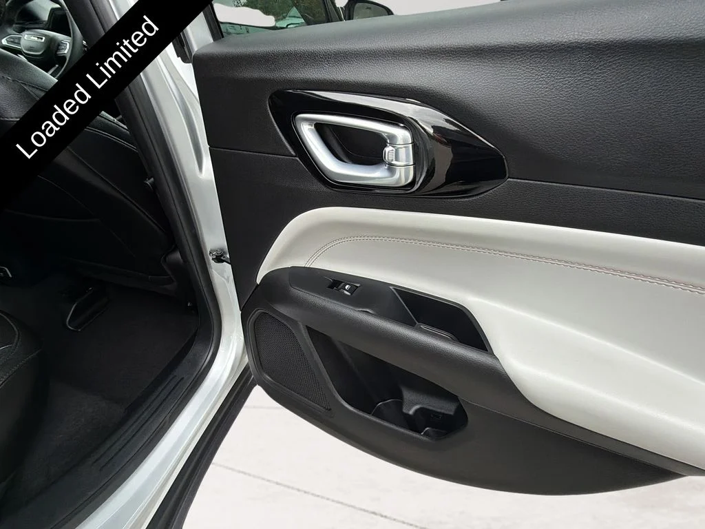 Used 2024 Silver Jeep Limited image 37
