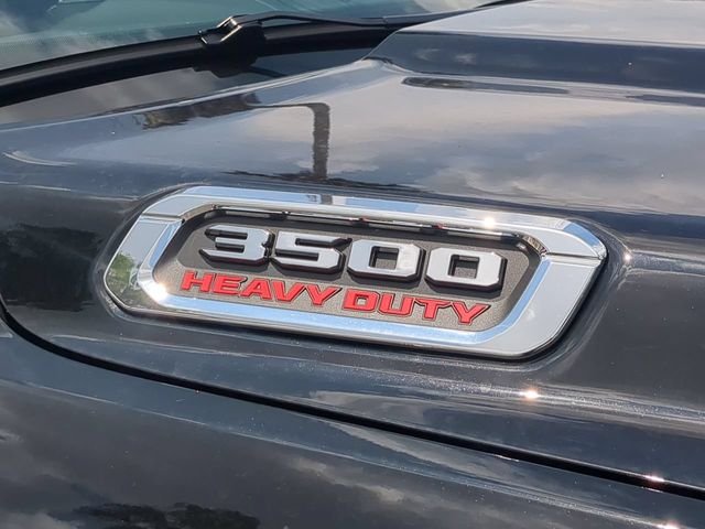 New 2026 Diamond Black Crystal Pearl-Coat Exterior Paint RAM Limited image 13