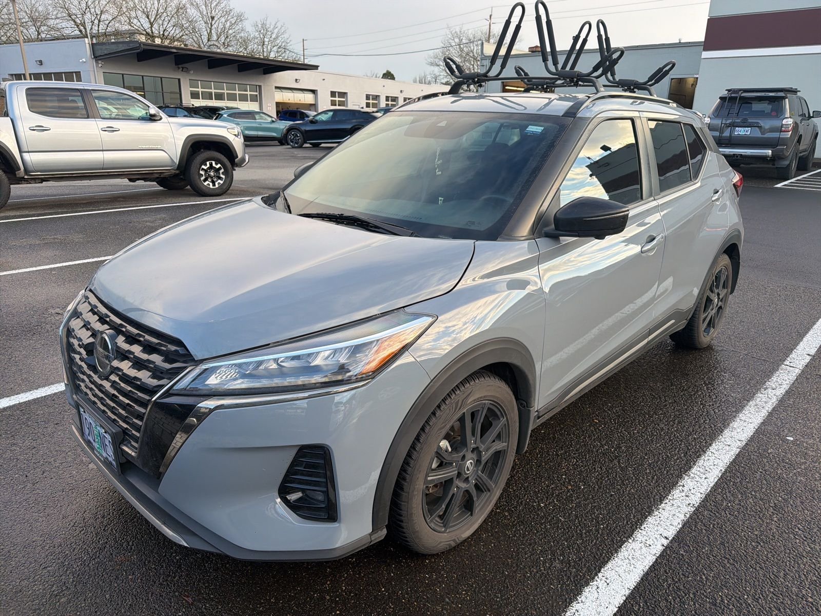 2021 Nissan Kicks SR