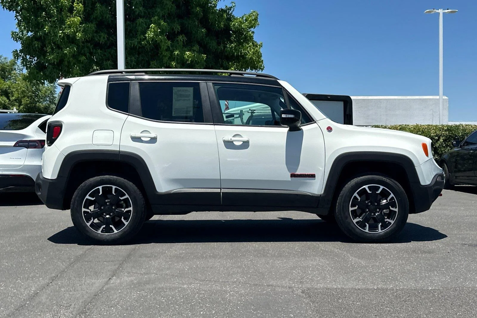Used 2023 WHITE JEEP UT image 3