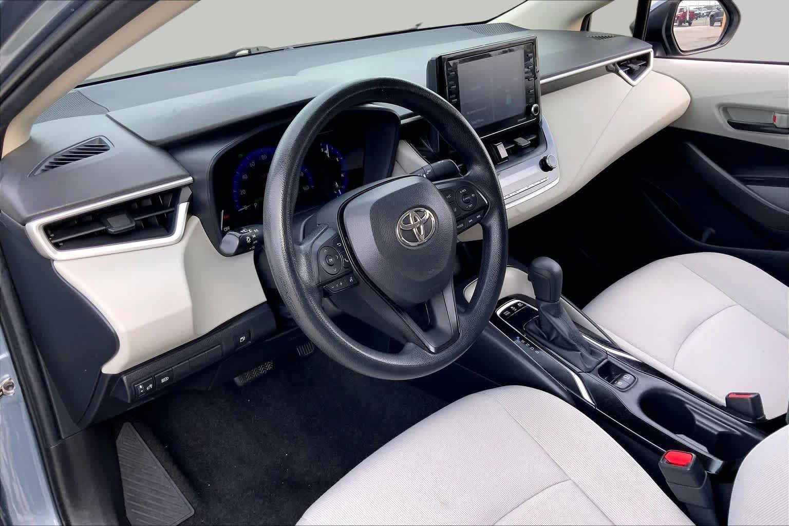 Used 2022 Celestite Toyota Hybrid LE image 17