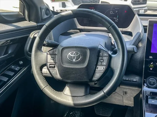 Certified Used 2023 ELEMENTAL SILVER MET Toyota  image 14