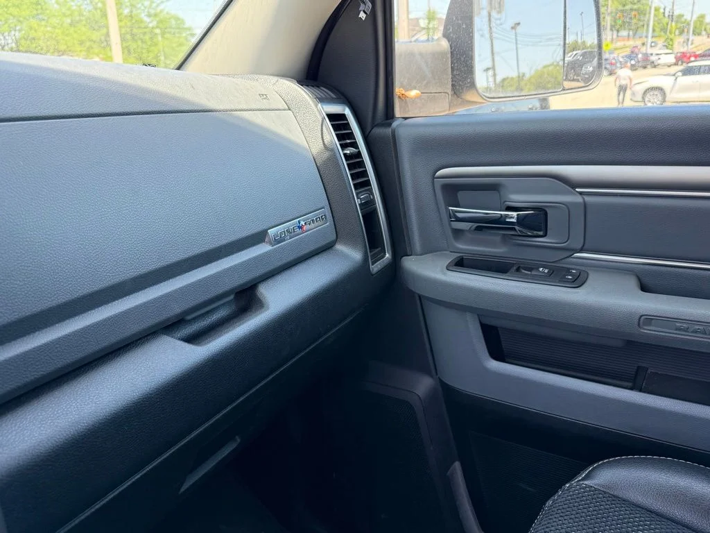 Used 2018 Silver Ram Big Horn image 24