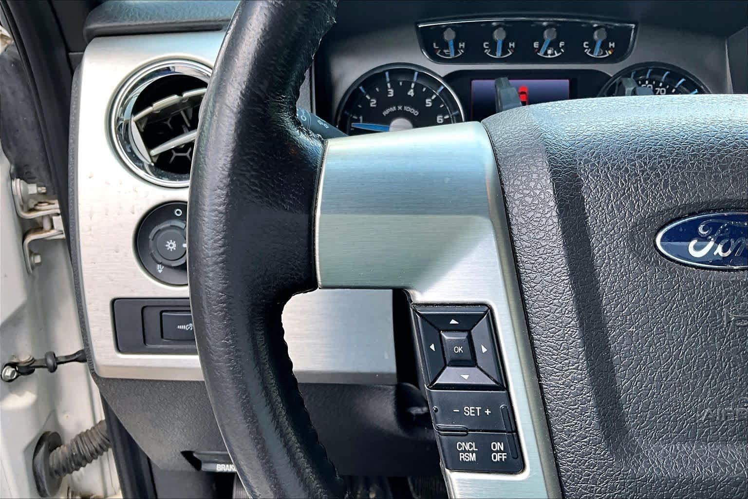 Used 2014 White Platinum Metallic Tri-Coat Ford Platinum image 22