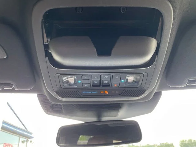 Used 2020 Black Metallic Ford Platinum image 38