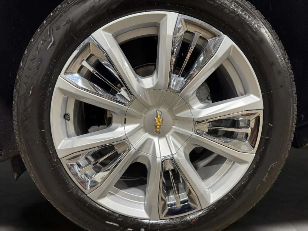 Used 2024 Summit White Chevrolet High Country image 35