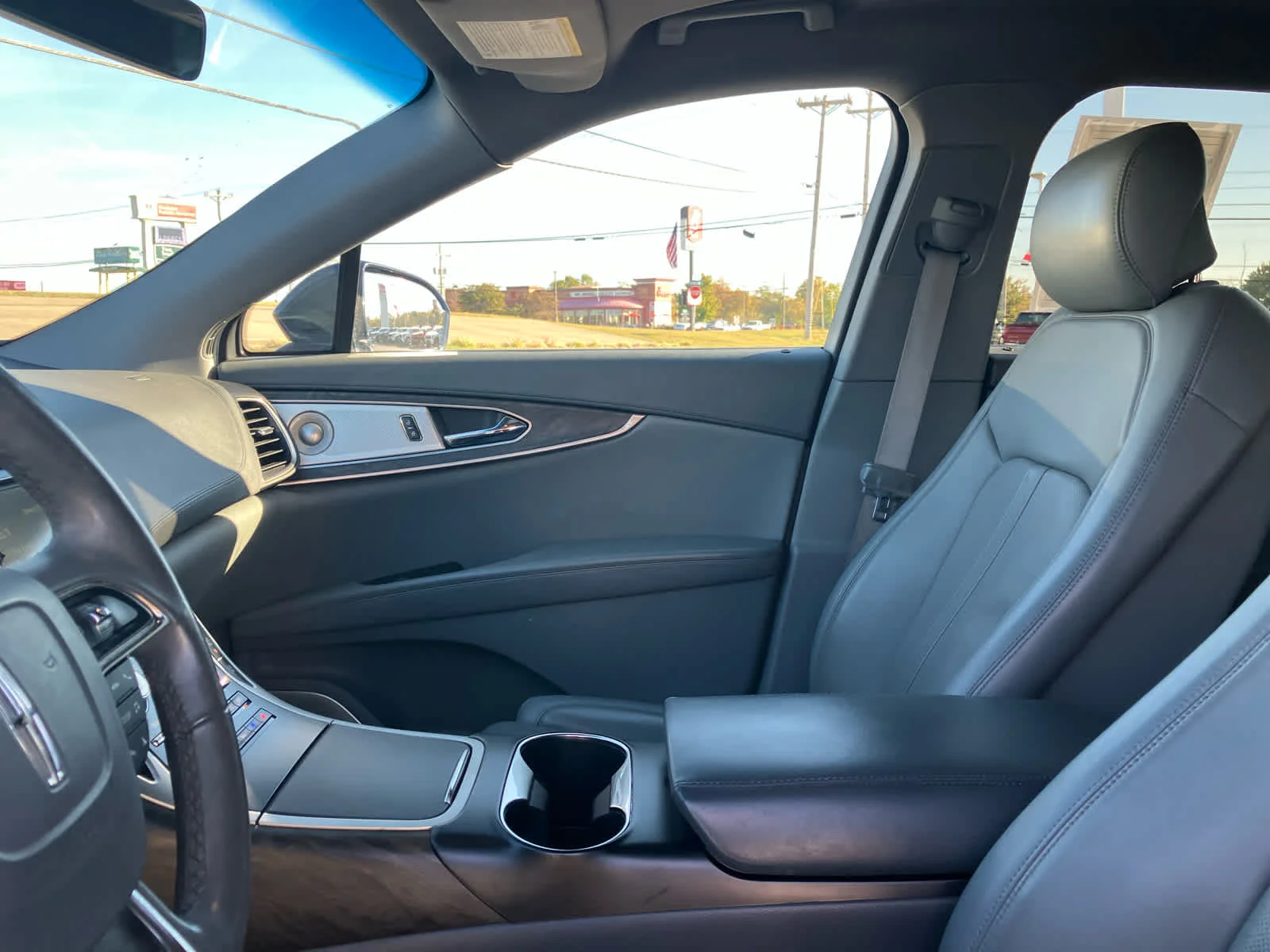 Used 2019 Rhapsody Blue Lincoln Reserve image 10