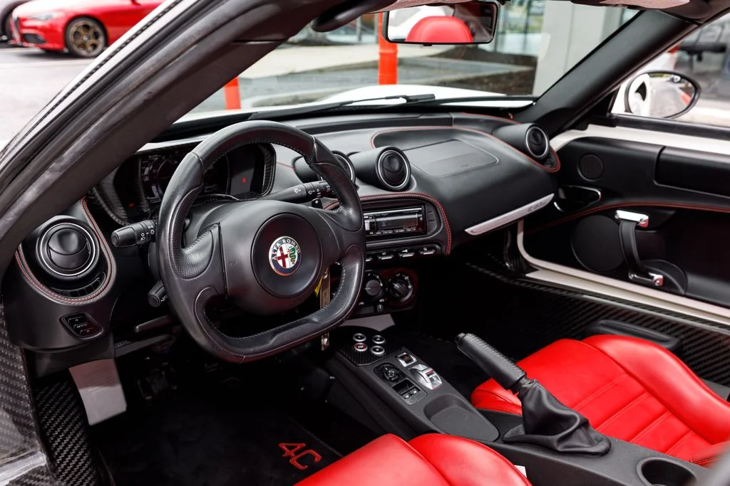 Used 2016 White Alfa Romeo Base image 23