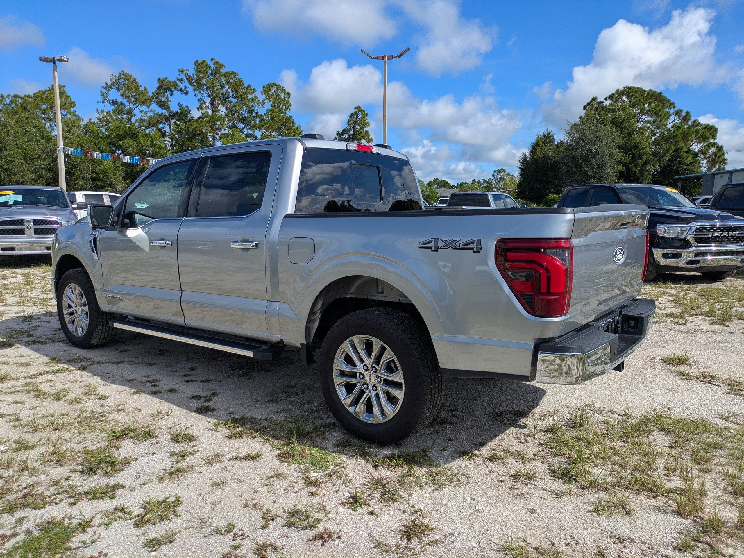 Used 2025 Silver Ford LARIAT image 6