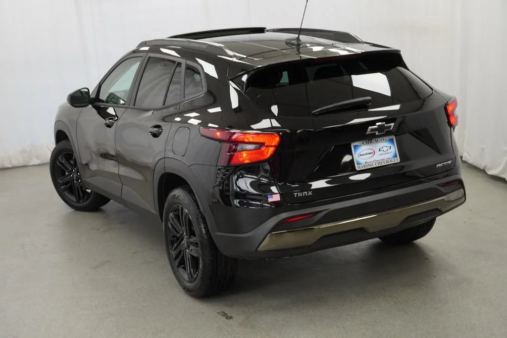 New 2026 Mosaic Black Metallic Chevrolet ACTIV image 35