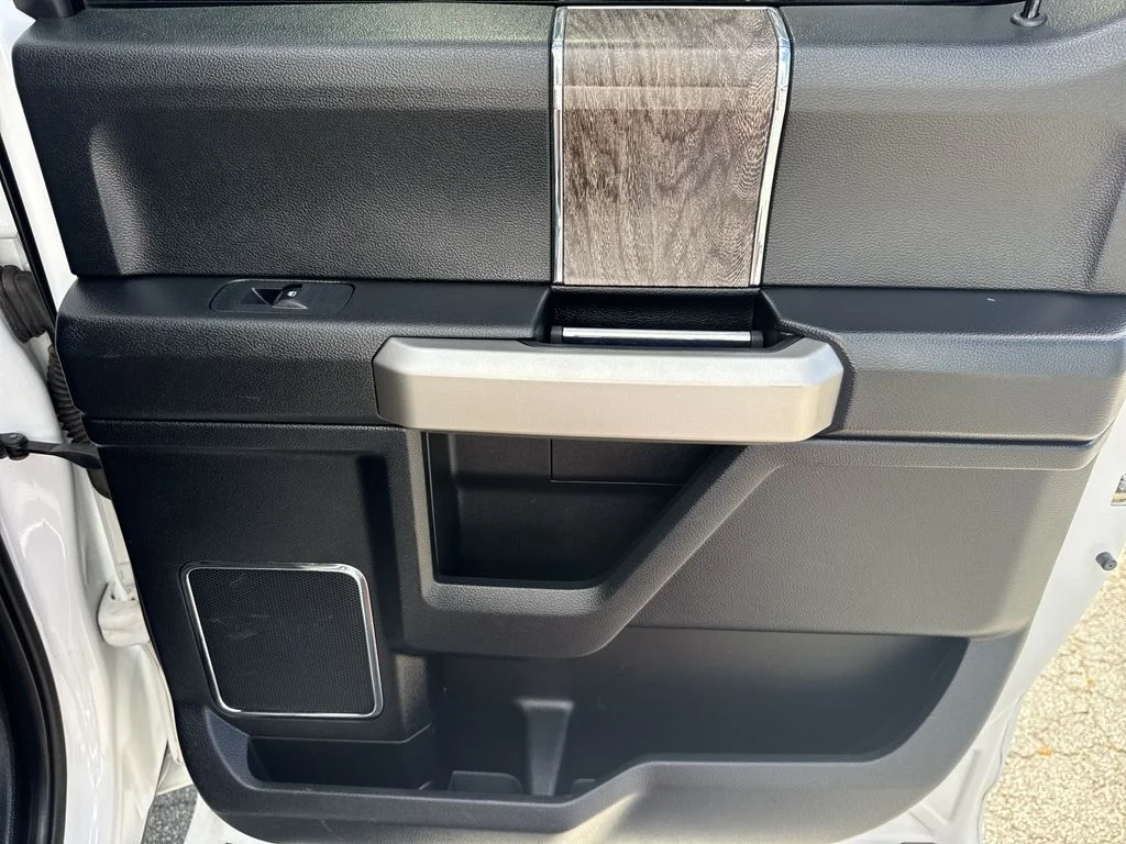 Used 2017 White Ford Lariat image 16