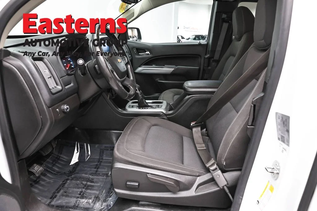 Used 2022 White Chevrolet LT image 14