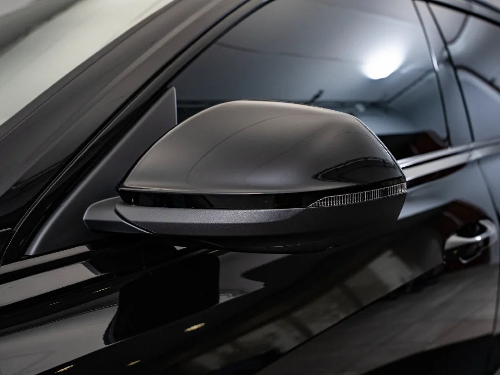 Used 2025 Mythos Black Metallic Audi 4.0T image 17