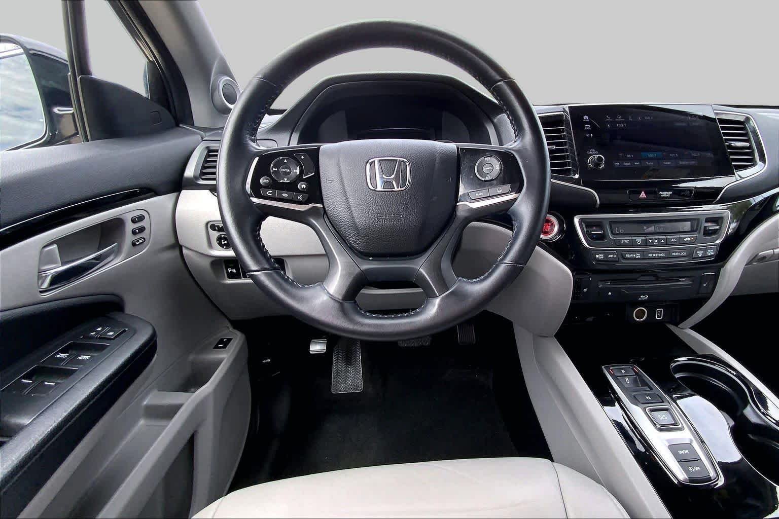 Used 2021 Modern Steel Metallic Honda Touring 7-Passenger image 6