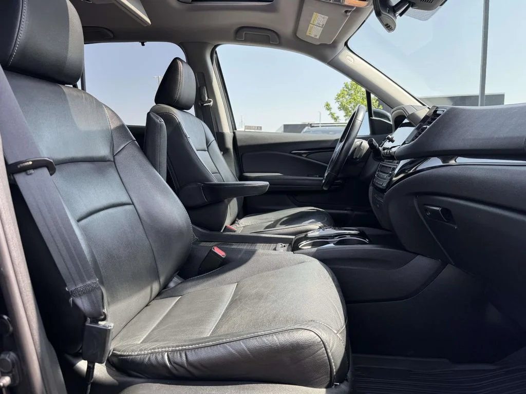 Used 2019  Honda Touring image 15