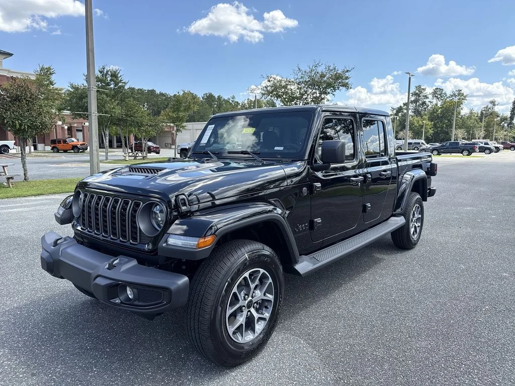 New 2025 Black Clear-Coat Exterior Paint Jeep Sport S image 7