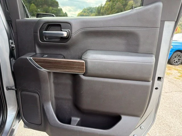 Used 2019 Gray Chevrolet RST image 23