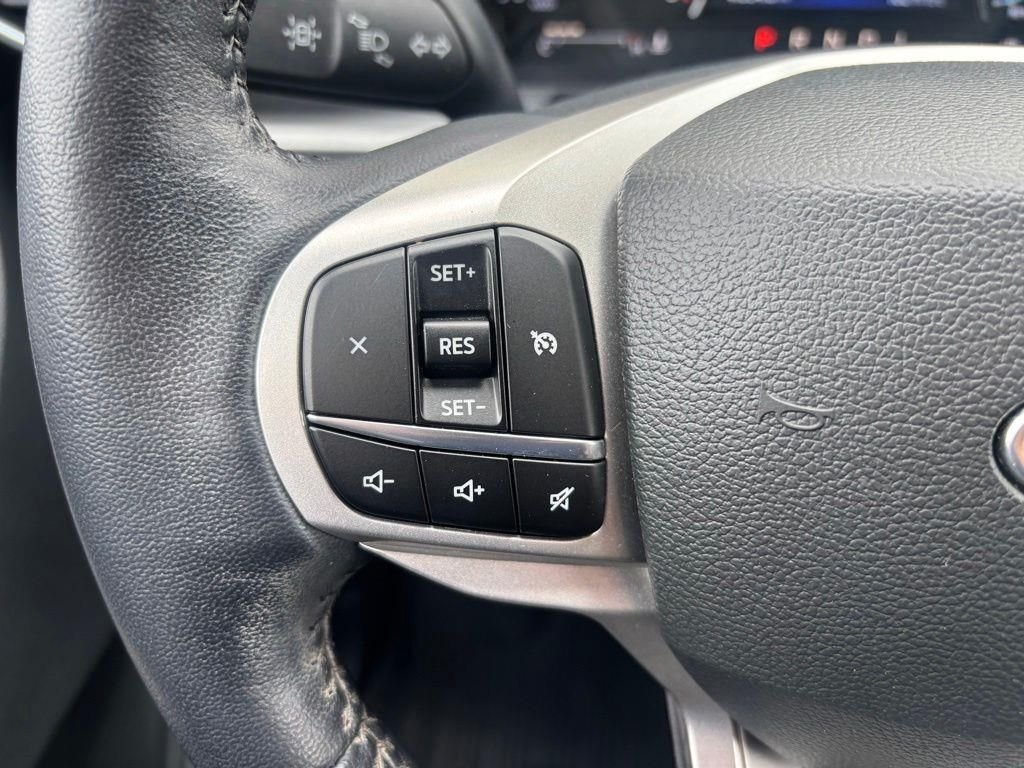 Certified Used 2022 Black Metallic Ford XLT image 30