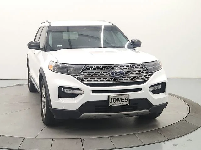 Used 2023 White Ford Limited image 3