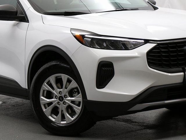 New 2026 Oxford White Ford Active® image 3