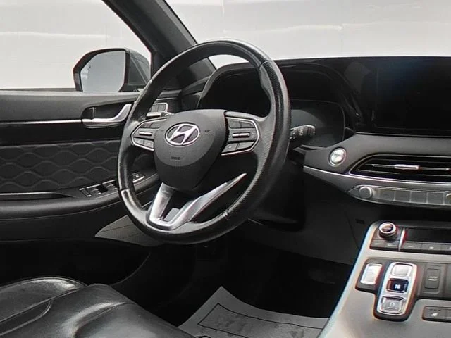Used 2020 Green Hyundai Limited image 35