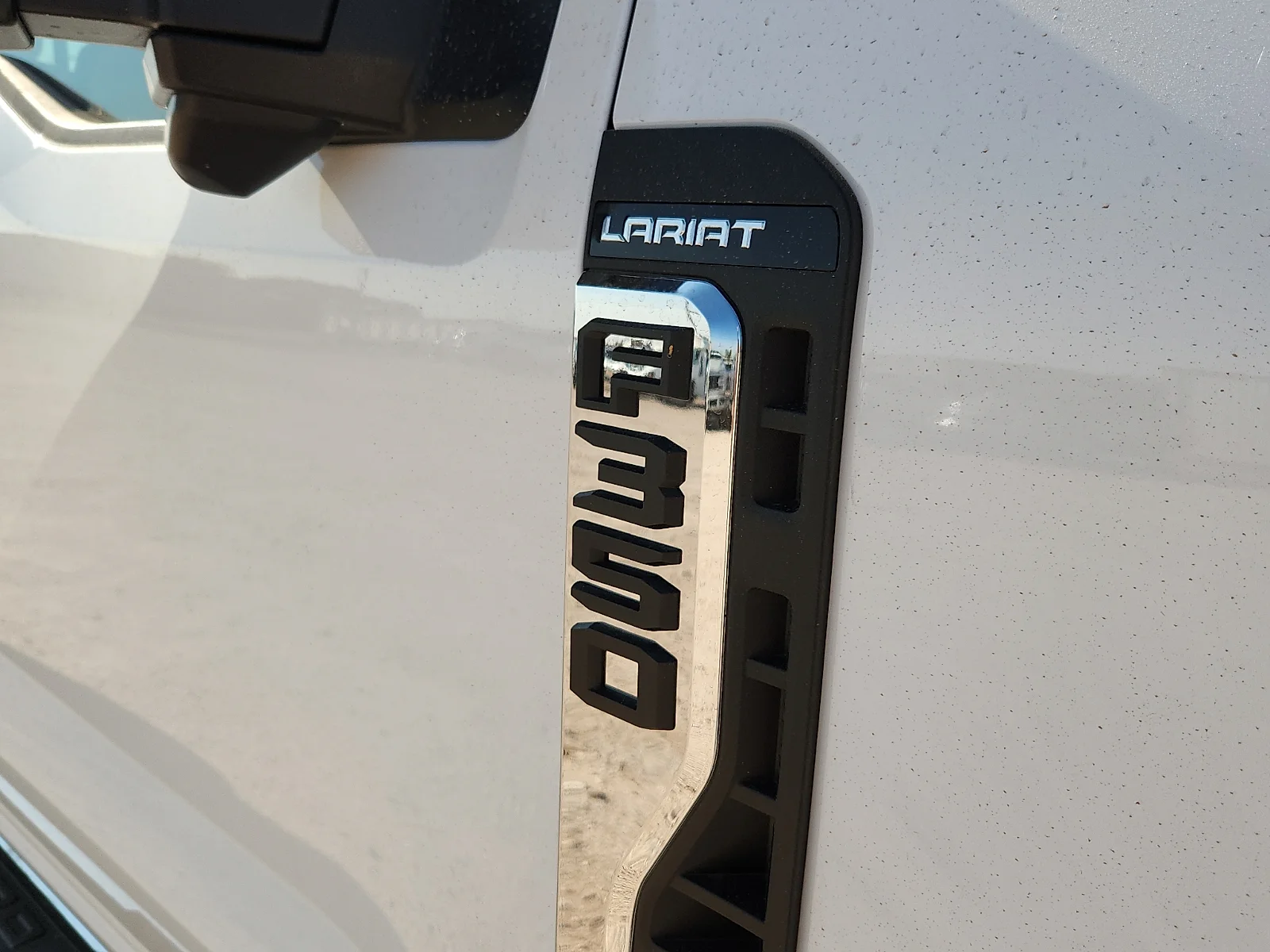 New 2026 Oxford White Ford Lariat image 10