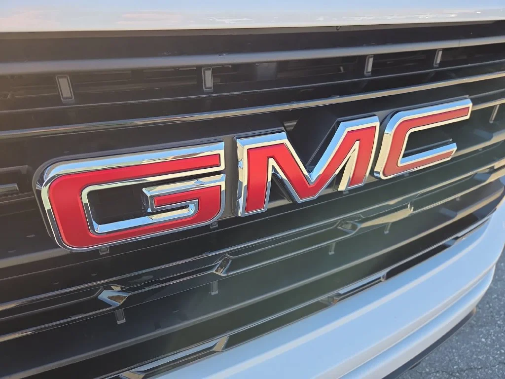New 2026 White GMC Elevation image 16